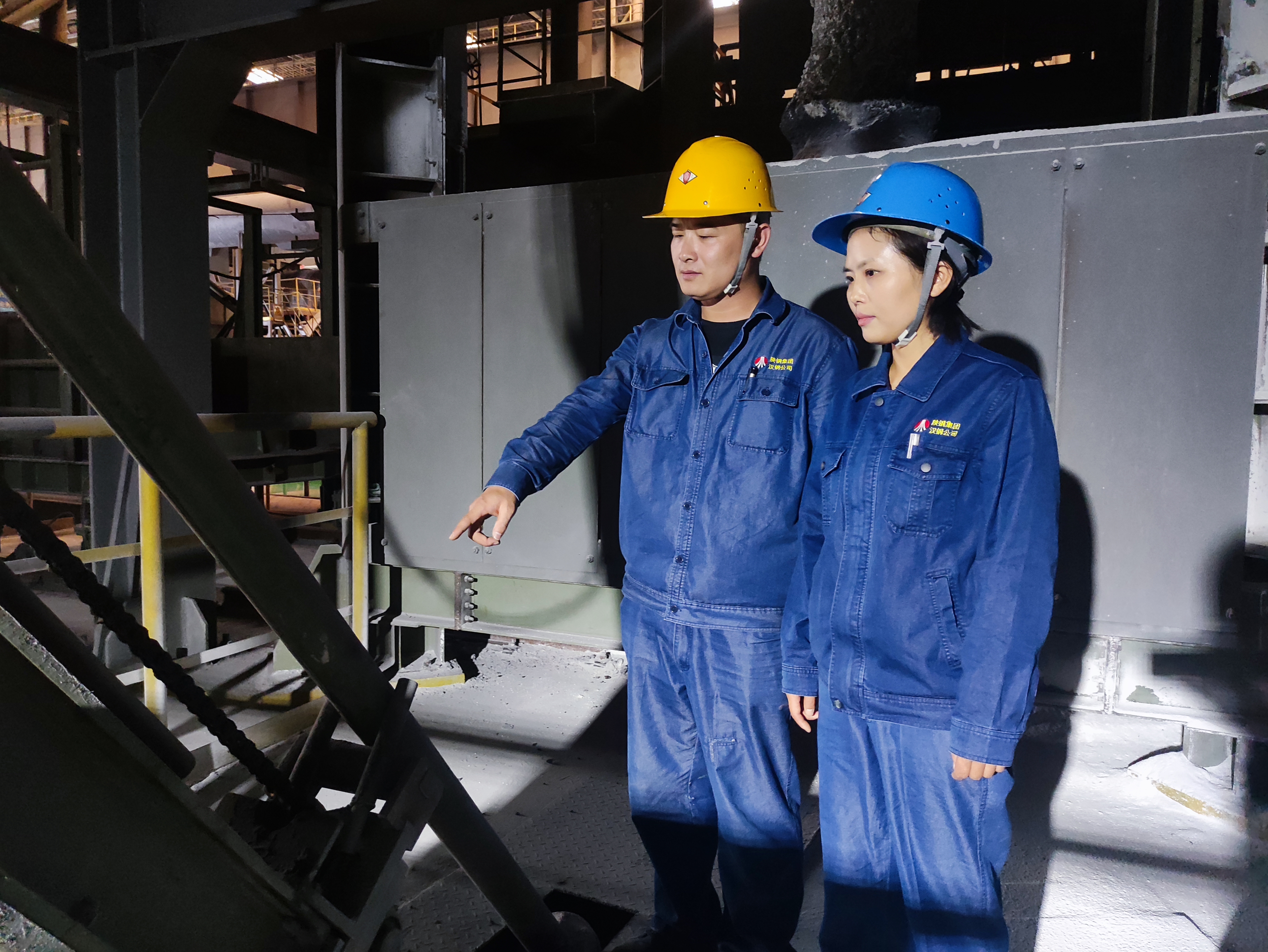 深入現場解難題，把青春寫在鋼城一線 ——記漢鋼公司2023年度“先進工作者”王偉